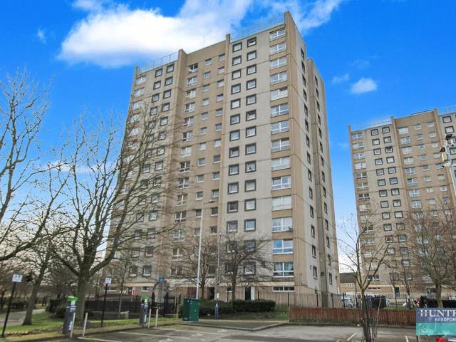 Flat for sale in West Yorkshire