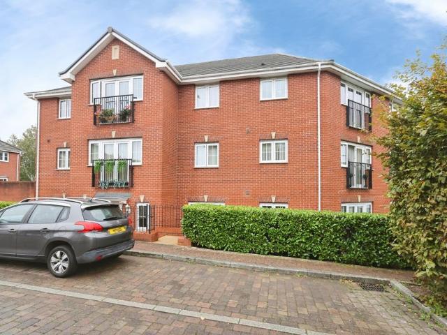 Flat for sale in Walmley, Birmingham
