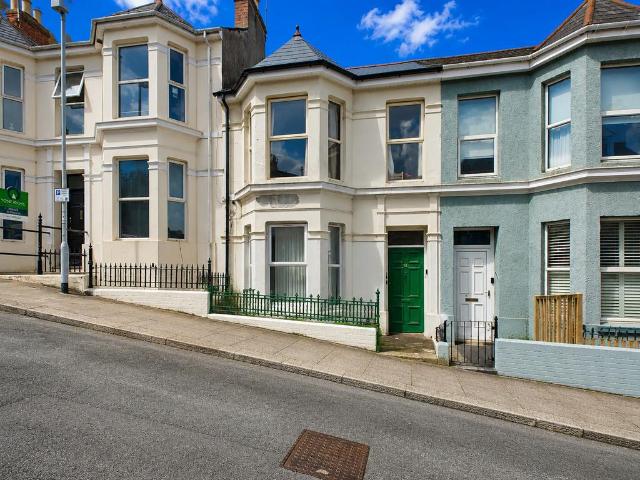 Flat for sale in Lipson Vale, Mount Wise