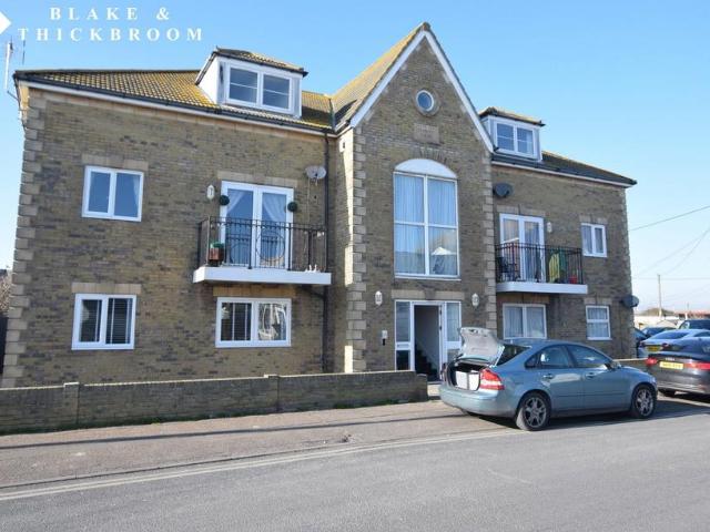 Flat for sale in Dale Hill, Essex