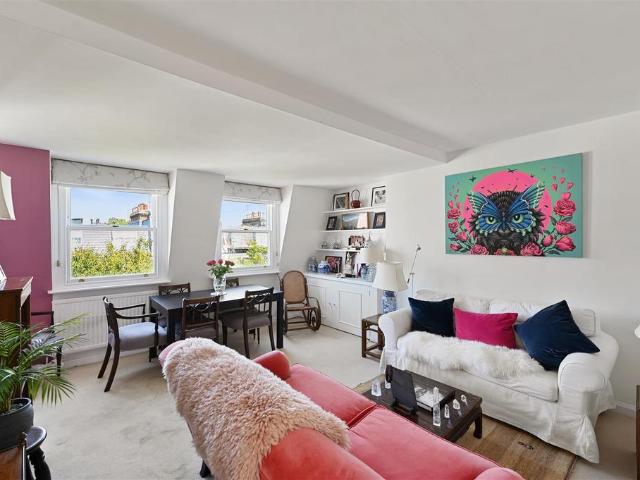 Flat for sale in West Kensington, Greater London