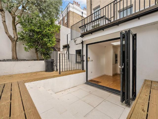 Flat for sale in Chalk Farm, Primrose Hill