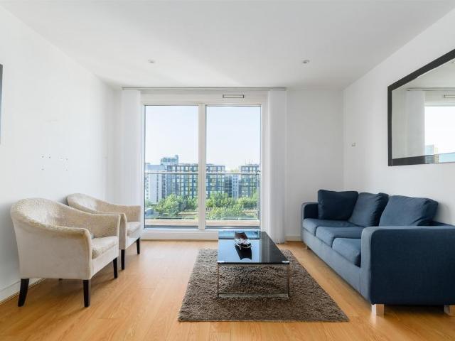 Flat for sale in London Borough of Lewisham, Deptford