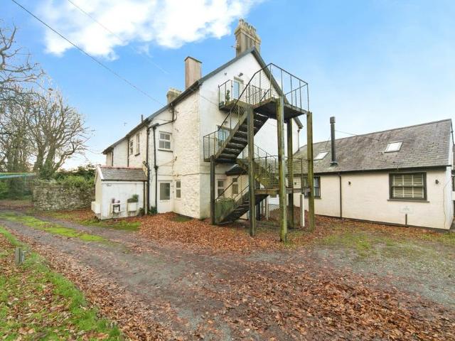 Flat for sale in Llanrug, Wales