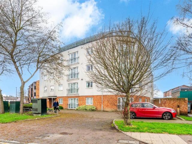 Flat for sale in Greater London