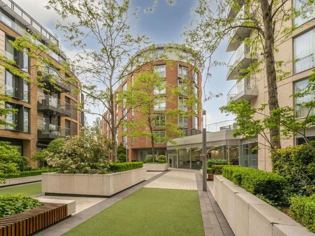 Flat for sale in Putney, Greater London