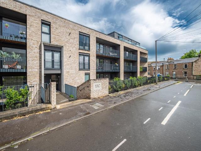 Flat for sale in Hillside, Leith