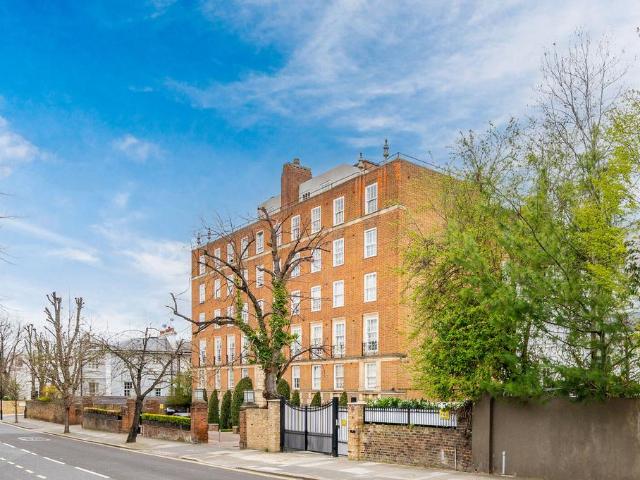 Flat for sale in St. John's Wood, Greater London