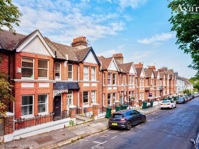 Flat for sale in Round Hill, Brighton & Hove