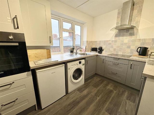 Flat for sale in Roselands, Eastbourne