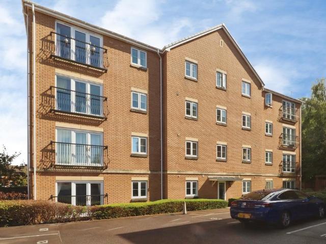Flat for sale in Wyncliffe Gardens, Falcon Lodge