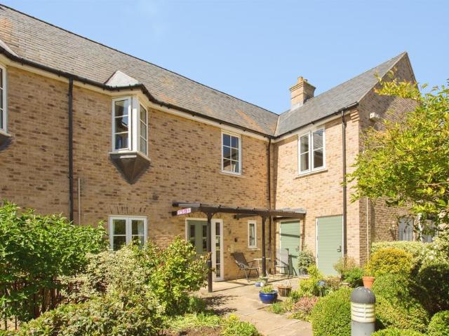 Flat for sale in Arrington, Cambridgeshire