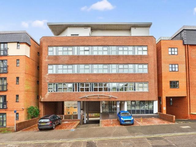 Flat for sale in Leisure Village, Kettering