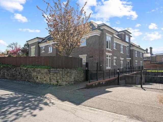 Flat for sale in Charlotteville, Westborough