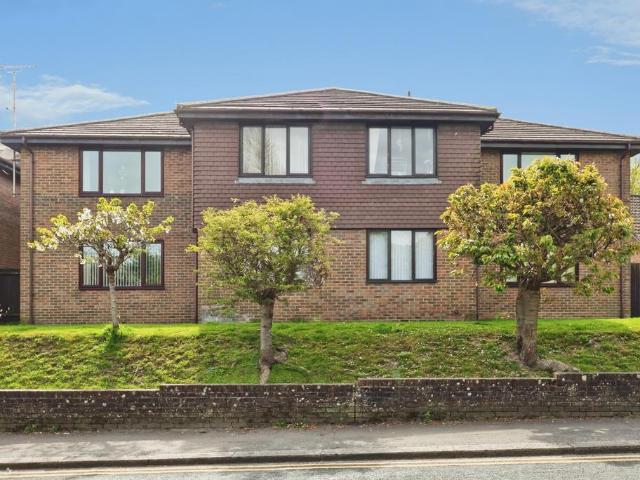 Flat for sale in Ash, Kent