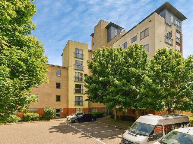 Flat for sale in Old Town, Shephall