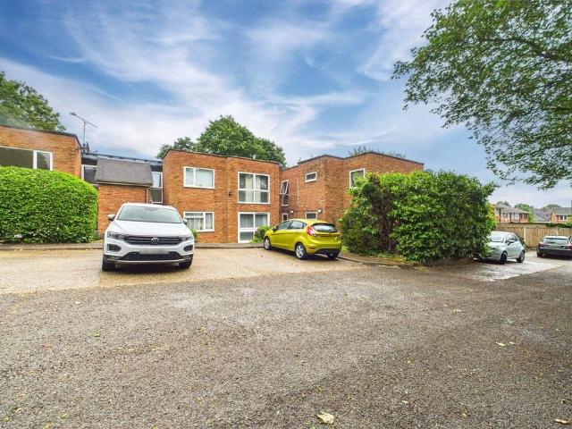 Flat for sale in St Marks, Maidenhead