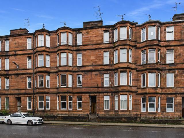 Flat for sale in Haghill, Scotland