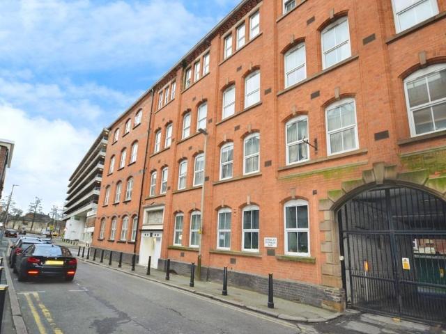 Flat for sale in Bede Island, Old Wharf