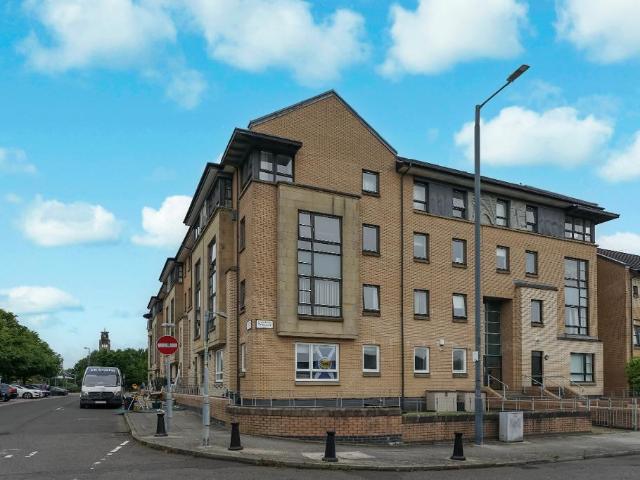 Flat for sale in Hutchesontown, Gorbals