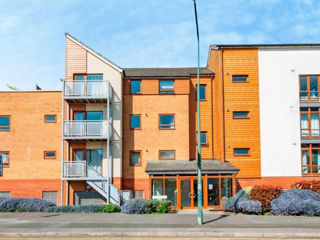 Flat for sale in Swanscombe and Greenhithe, Monks Orchard