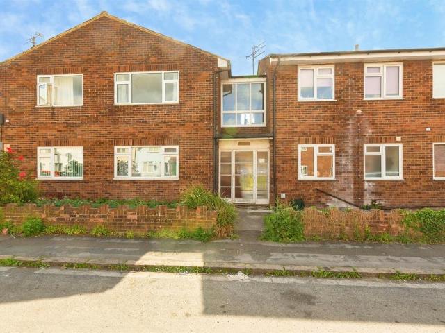 Flat for sale in Quarrendon, Aylesbury