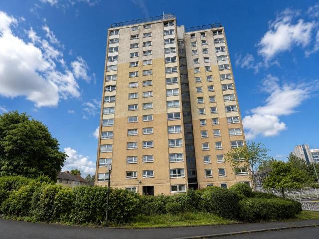 Flat for sale in Barassie, Scotland