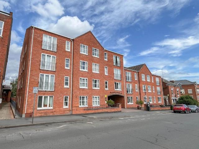 Flat for sale in New Bilton
