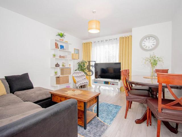 Flat for sale in Humberstone, Old Wharf