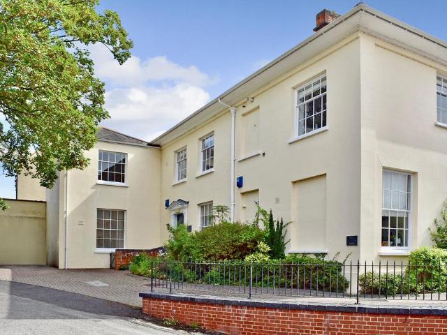 Flat for sale in Wilton, Rumwell