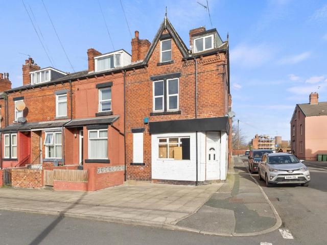 Flat for sale in Holbeck, West Yorkshire