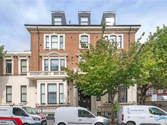 Flat for sale in Royal Borough of Kensington and Chelsea, Greater London