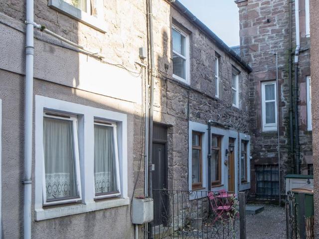 Flat for sale in Crieff, Scotland