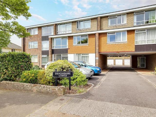 Flat for sale in West Worthing, Worthing