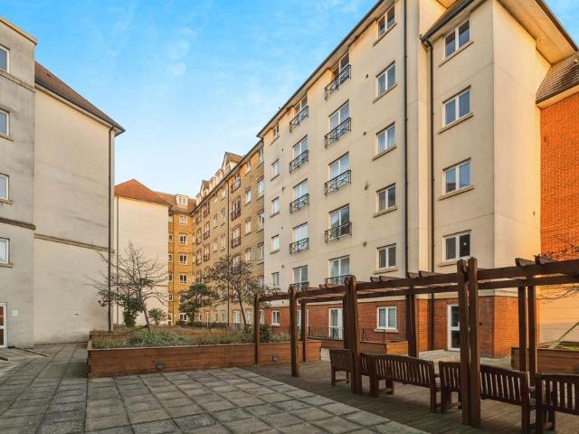 Flat for sale in Semilong, Northampton