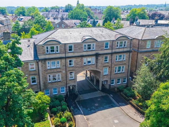Flat for sale in High Harrogate, Harrogate