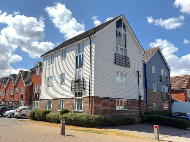 Flat for sale in Oad Street, Kent