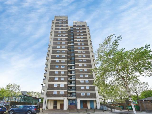 Flat for sale in North Woolwich, Greater London