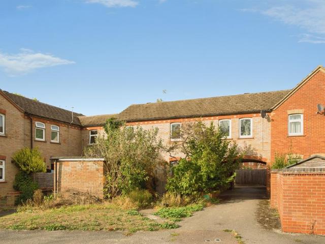 Flat for sale in Chesterton, Arbury