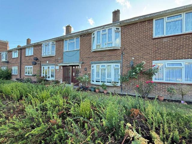 Flat for sale in London Borough of Barking and Dagenham, Greater London
