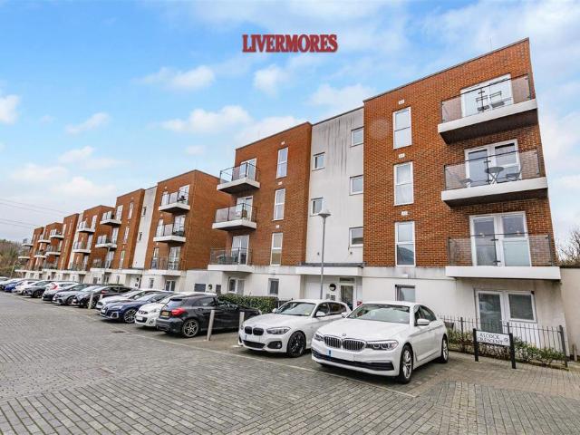 Flat for sale in London Borough of Bexley, Greater London