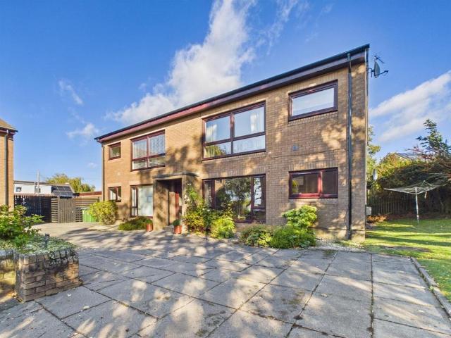 Flat for sale in Oakbank, Perth