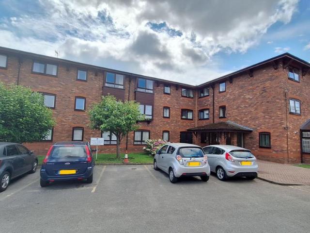 Flat for sale in Coundon, West Midlands