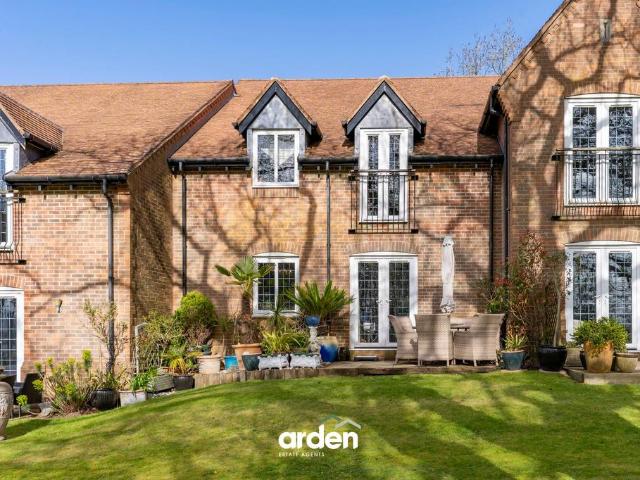 Flat for sale in Bromsgrove, Worcestershire