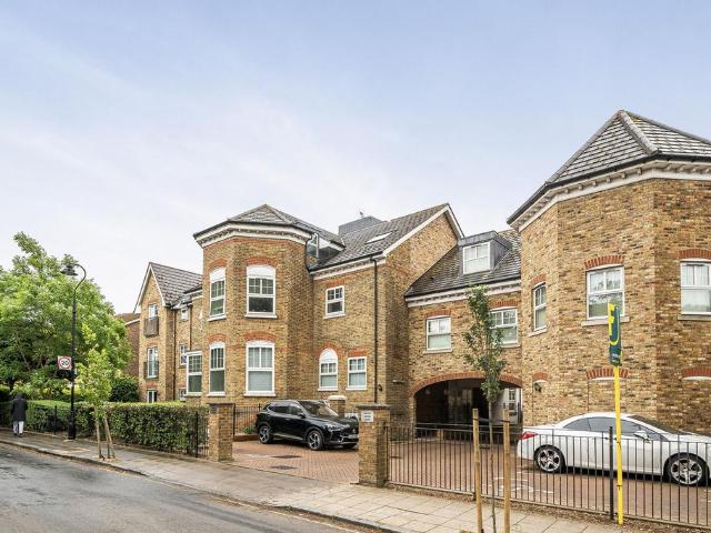 Flat for sale in London Borough of Ealing, Hanwell