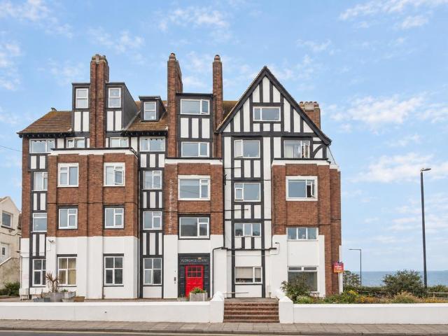 Flat for sale in Cliftonville West, Thanet