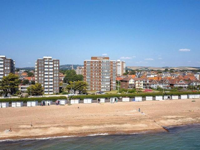 Flat for sale in West Worthing, Worthing