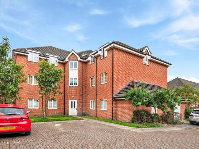 Flat for sale in Bolton Low Houses, Hampshire