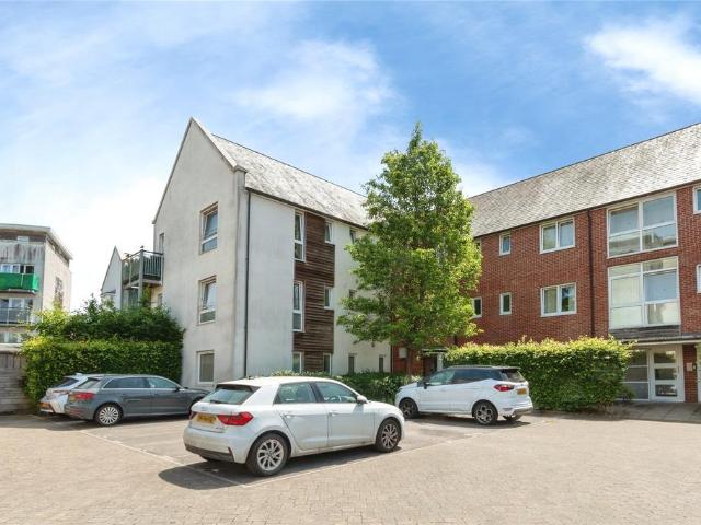 Flat for sale in Priest Down, Hampshire