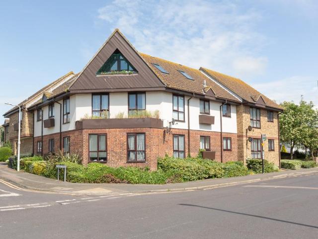Flat for sale in Minnis Bay, Acol